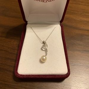 10k Gold Pearl Necklace